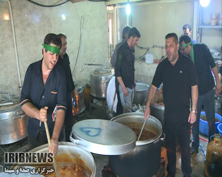 پخت نذری هفت هزار نفری در شهرکرد