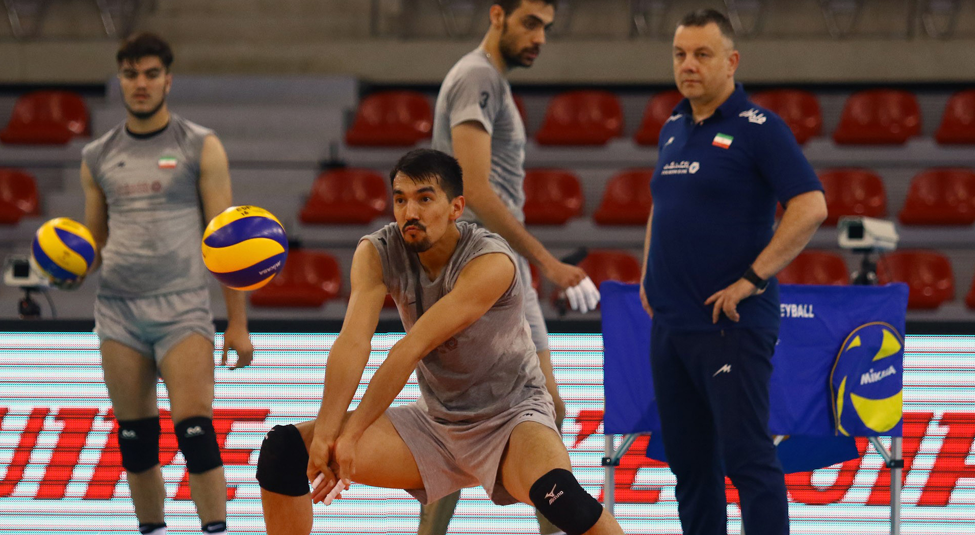 مسابقه اول شيران ايراني برابر خروس هاي قهرمان در ليگ ملت هاي واليبال مسابقه اول شيران ايراني برابر خروس هاي قهرمان در ليگ ملت هاي واليبال