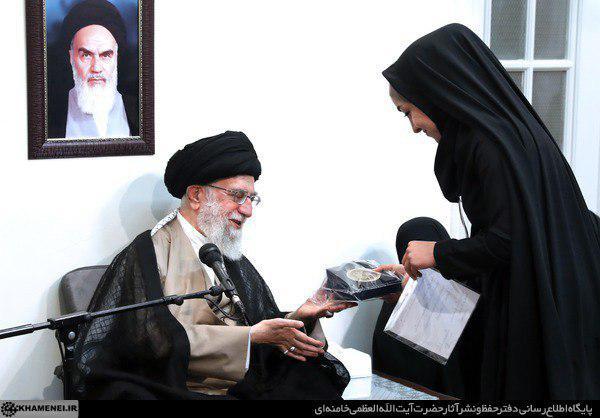 تقدیم مدال قهرمان زنجانی به رهبر معظم انقلاب اسلامی