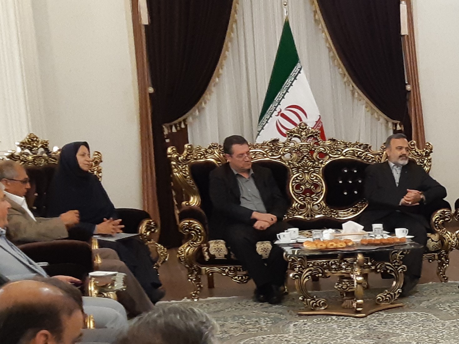 در تصمیم گیری ها با فعالان و خبرگان بخش خصوصی همفکری می شود