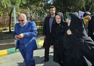 بازدید معاون رییس جمهور از گلخانه گیاهان زینتیِ ویژه بانوان