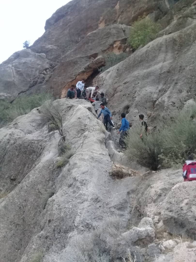 نجات معجزه آسای جوان فسایی پس سقوط از کوه نجات معجزه آسای جوان فسایی پس سقوط از کوه