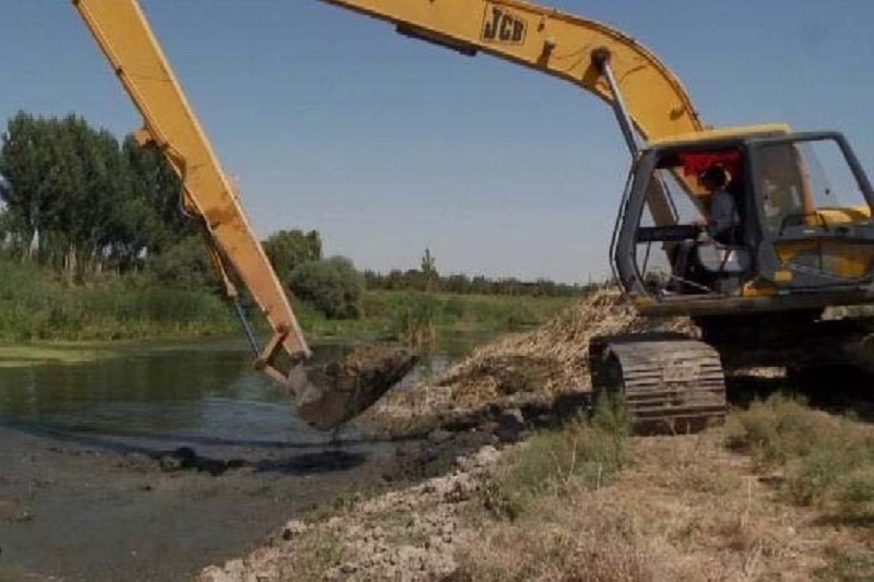 آغاز لایروبی مسیر منتهی به تالاب کانی‌برازان مهاباد