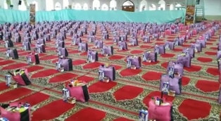 توزیع بسته های معیشتی آبشارعاطفه های آمل