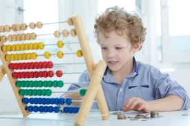 ۱۰ روش کاربردی برای تقویت هوش مالی کودکان