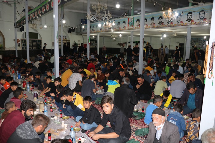 افطار ۲۵۰۰ روزه دار در فیروزه افطار ۲۵۰۰ روزه دار در فیروزه