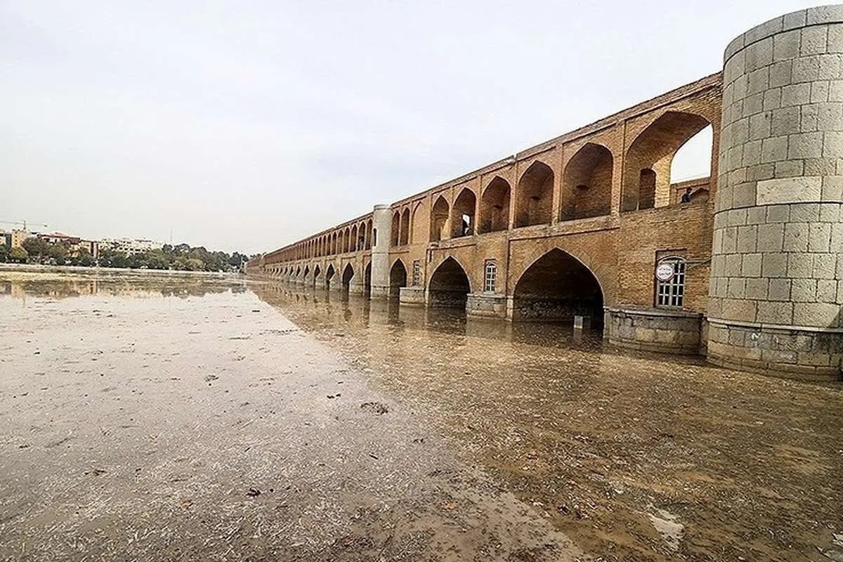 ضرورت پاسخگویی به کشاورزان اصفهانی درباره کم آبی **