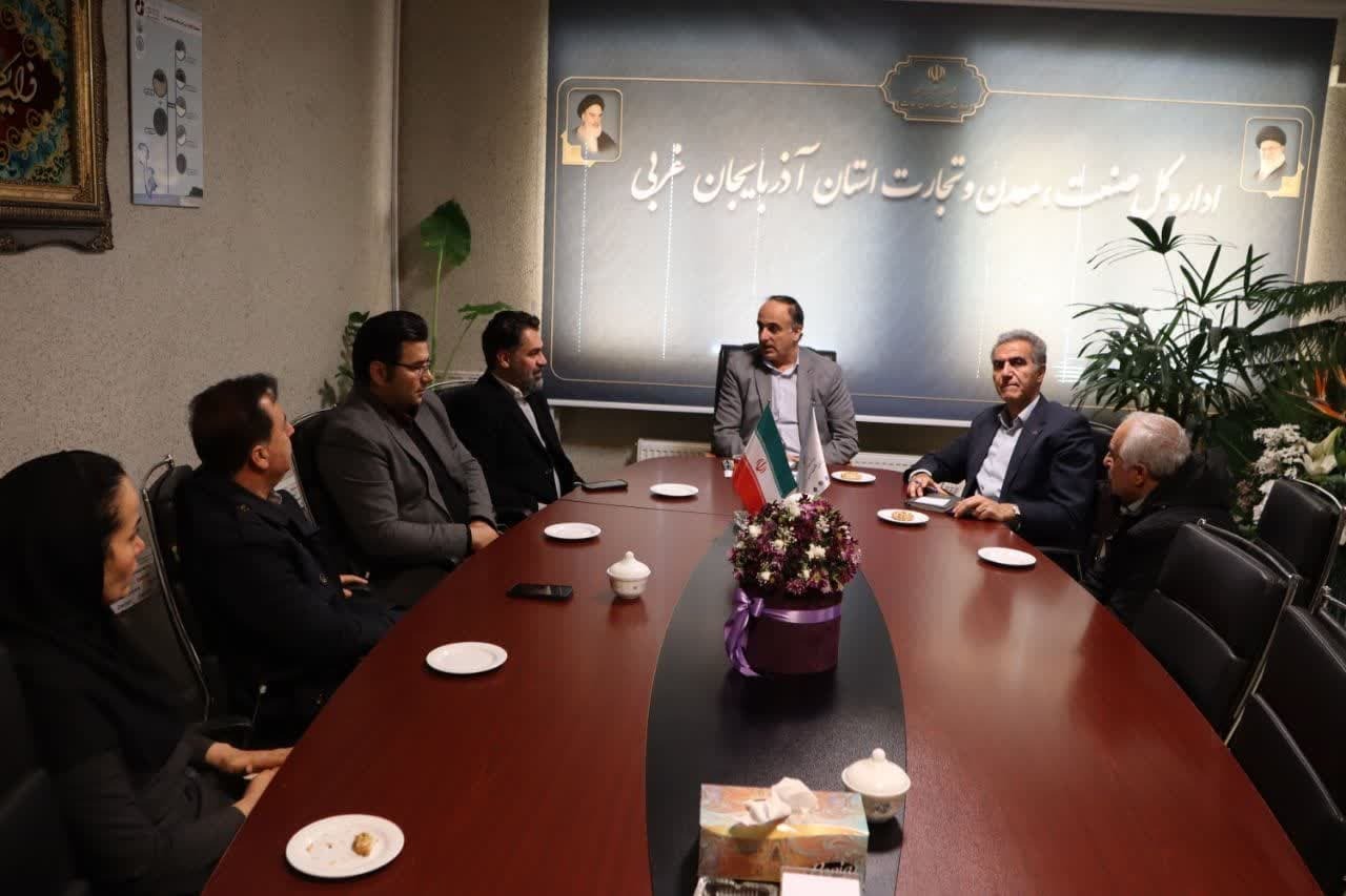 افزایش خدمات خانه صنعت، معدن و تجارت آذربایجان غربی افزایش خدمات خانه صنعت، معدن و تجارت آذربایجان غربی