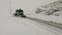 بارش برف عبور در محور‌های سردشت را دشوار کرد