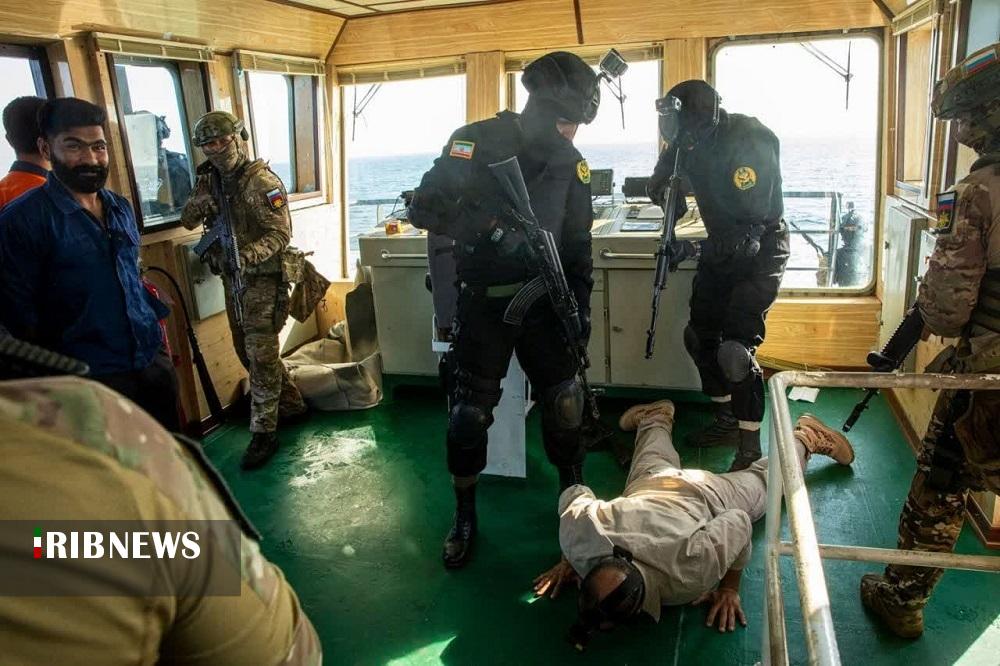 *** تمرین موفق تیم های ویژه ایران، روسیه و چین برای آزادسازی کشتی ربوده شده *** تمرین موفق تیم های ویژه ایران، روسیه و چین برای آزادسازی کشتی ربوده شده