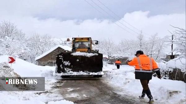 قطع راه ارتباطی ۱۲۰ روستای برفگیر بروجرد