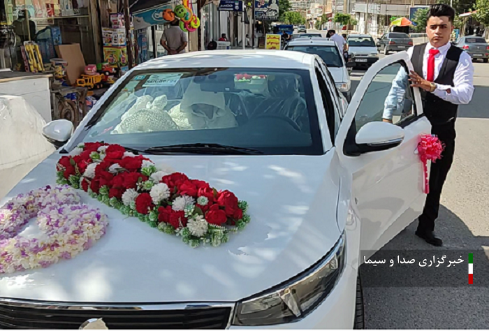 به وقت انتخاب برای آینده؛ عروس و دامادهای زنجانی پای صندوق رای به وقت انتخاب برای آینده؛ عروس و دامادهای زنجانی پای صندوق رای