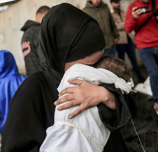 ایهود باراک: سنوار یک قهرمان بود