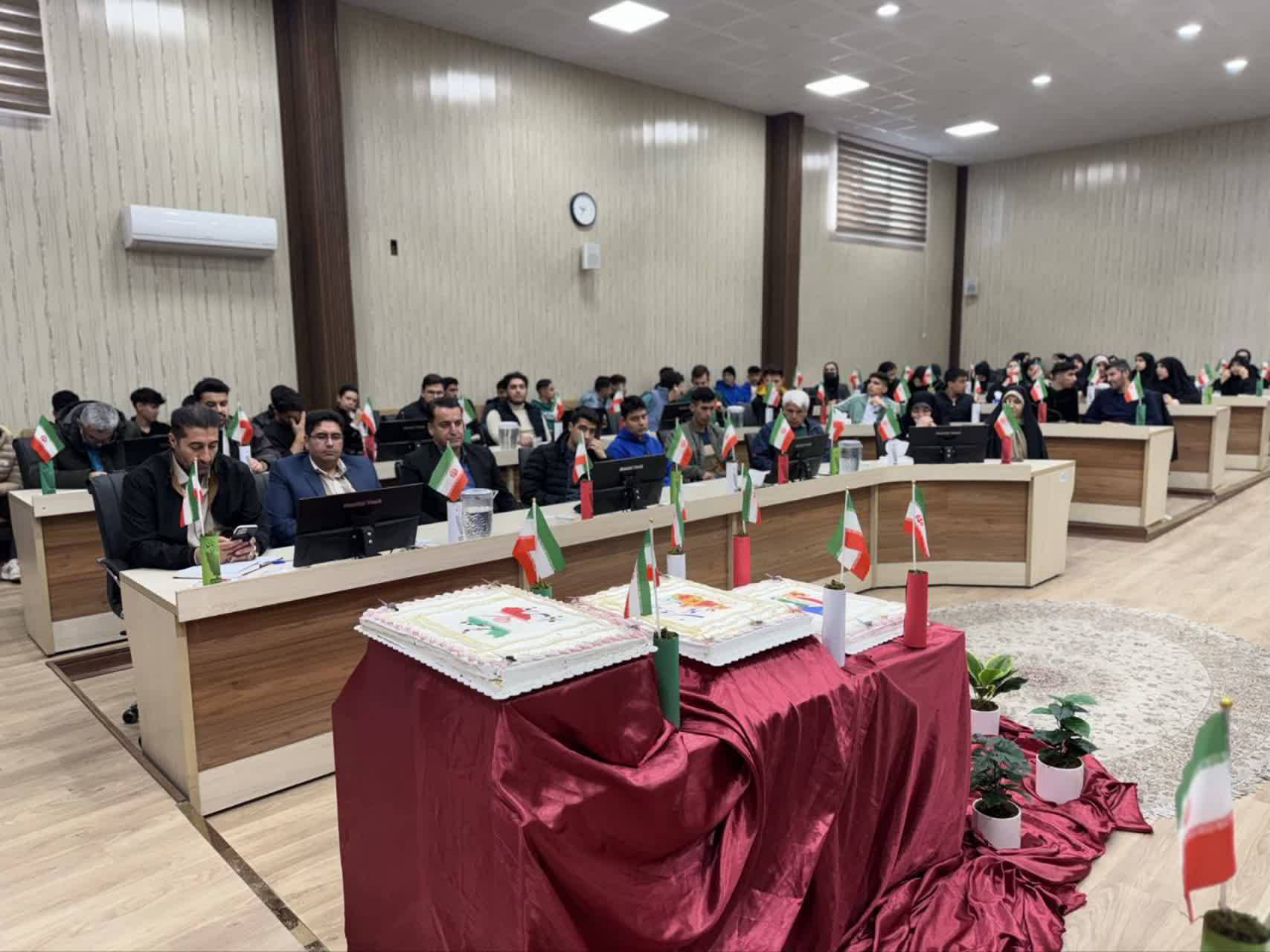 همایش بزرگ رأی اولی‌ها در چهارباغ برگزار شد