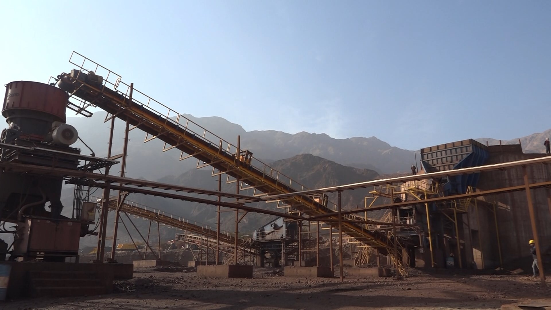 بهره برداری از ۷ طرح فجر در حاجی آباد هرمزگان