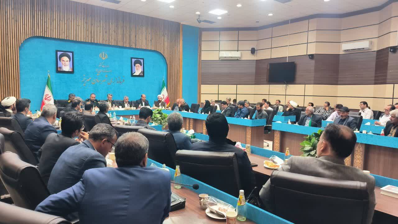 برنامهریزی برای توسعه دام سبک، گلخانهها و احیای قنوات در مهریز برنامهریزی برای توسعه دام سبک، گلخانهها و احیای قنوات در مهریز