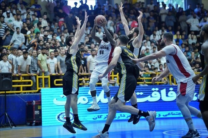 دوئل شهرداری گرگان و طبیعت اسلامشهر در فینال داغ لیگ برتر بسکتبال