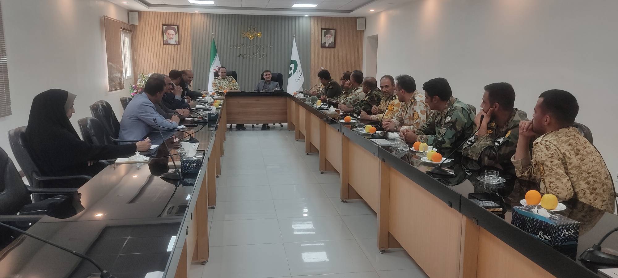 نشست هم اندیشی ارتش و برنامه سازان صدا و سیمای استان نشست هم اندیشی ارتش و برنامه سازان صدا و سیمای استان