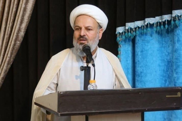 اقامه نماز ظهر عاشورا در همدان