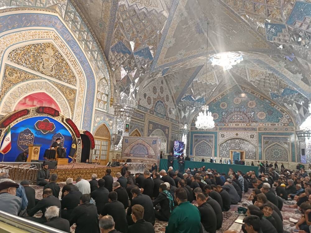 آیین «مقتل‌ خوانی» واقعه عاشورا در حرم مطهر رضوی