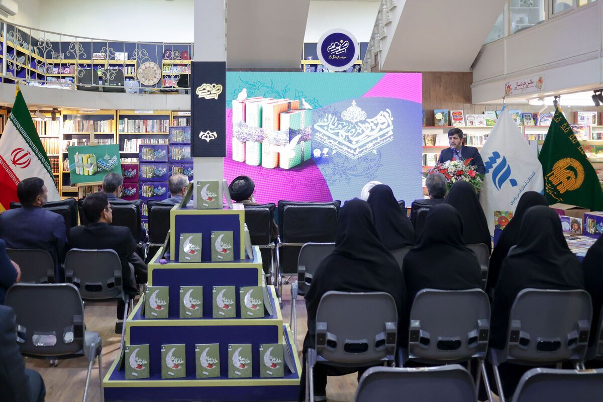 باید معارف اهل بیت (ع) را به زبان روز به دنیا عرضه کنیم