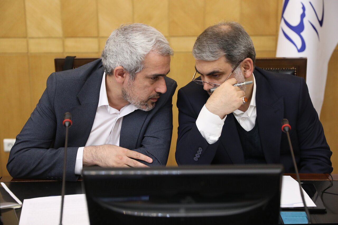 دولت رشد ۸ درصدی اقتصاد را مستلزم تأمین ۸ هزار همت می‌داند