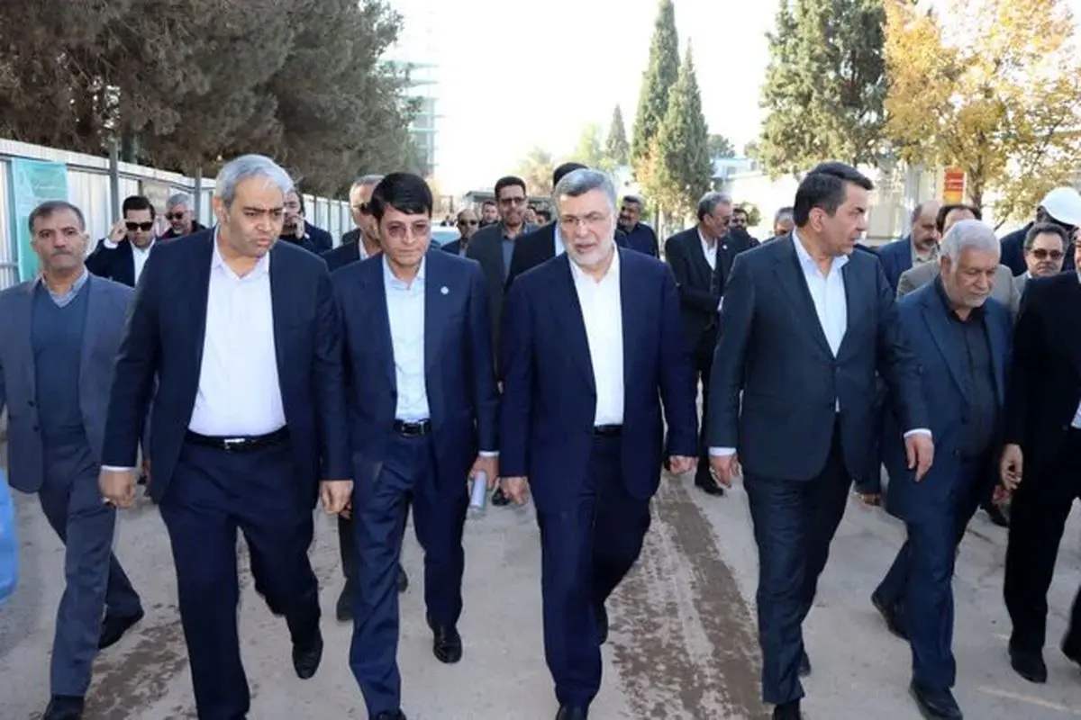 بازدید وزیر بهداشت از روند ساخت بیمارستان شهید سلیمانی کرمان بازدید وزیر بهداشت از روند ساخت بیمارستان شهید سلیمانی کرمان