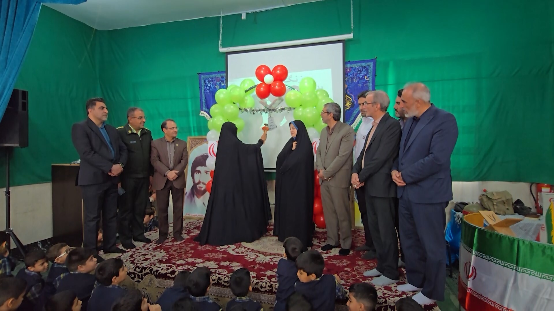 نواخته شدن زنگ پایداری  در مدارس کاشان نواخته شدن زنگ پایداری  در مدارس کاشان