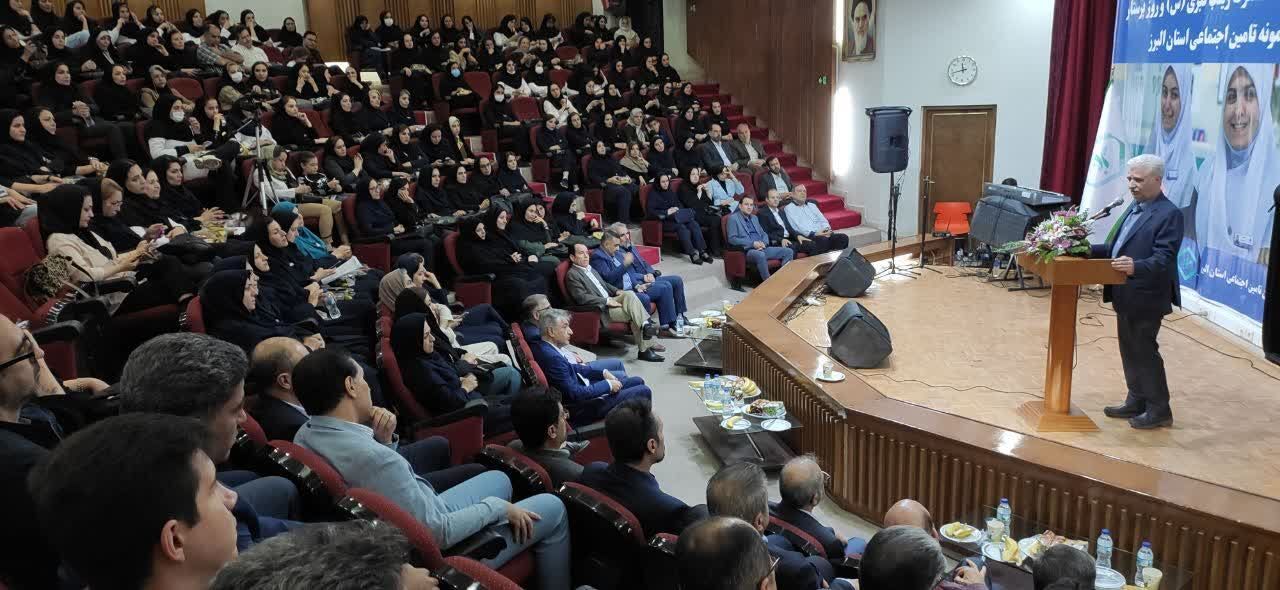 مدیر درمان تأمین اجتماعی البرز: پرستاران در تمام شرایط در کنار بیماران هستند و تعطیلی برایشان معنا ندارد / لزوم توجه ویژه به جبران زحمات پرستاران و ایجاد سازوکار‌های حمایتی ویژه برای آنان