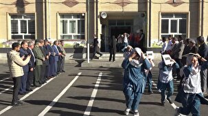 آشنایی دانش آموزان تکابی  باخروج اضطراری و اطفا حریق