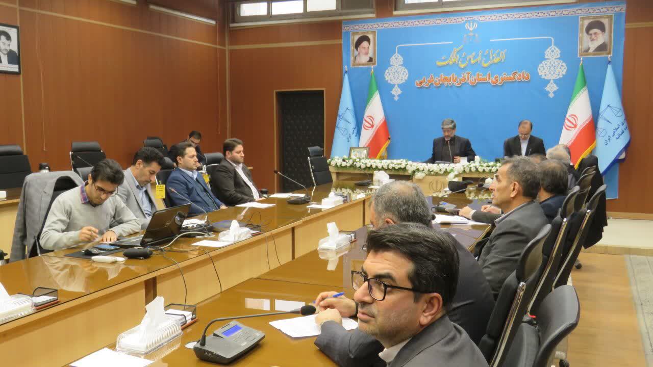 نگاه مسئولانه و دلسوزانه لازمه صیانت از بیت المال است نگاه مسئولانه و دلسوزانه لازمه صیانت از بیت المال است