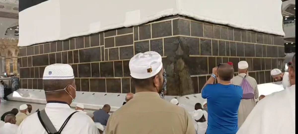 مشهد در شب ولادت مولا علی (ع) تماما نور و سرور است