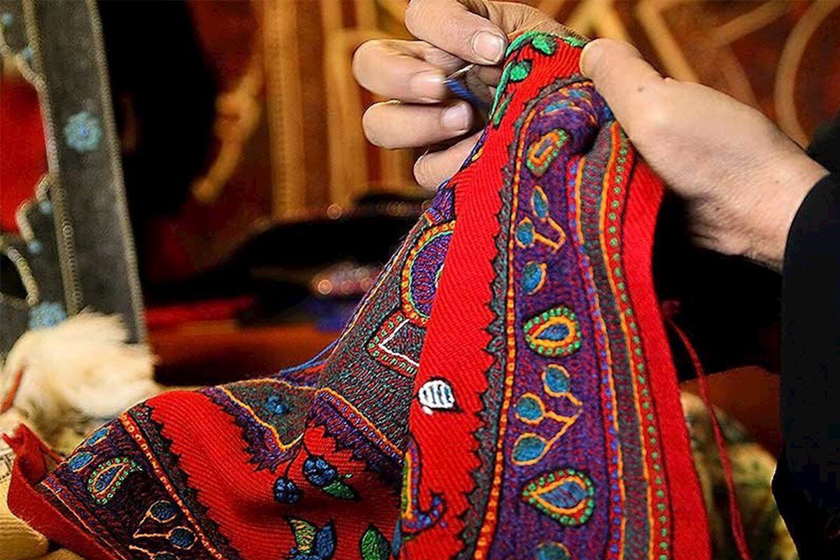 صادرات ۳۳ میلیون دلاری صنایعدستی آذربایجانغربی / فعالیت ۵ هزار هنرمند در ۴۰ رشته بومی صادرات ۳۳ میلیون دلاری صنایعدستی آذربایجانغربی / فعالیت ۵ هزار هنرمند در ۴۰ رشته بومی