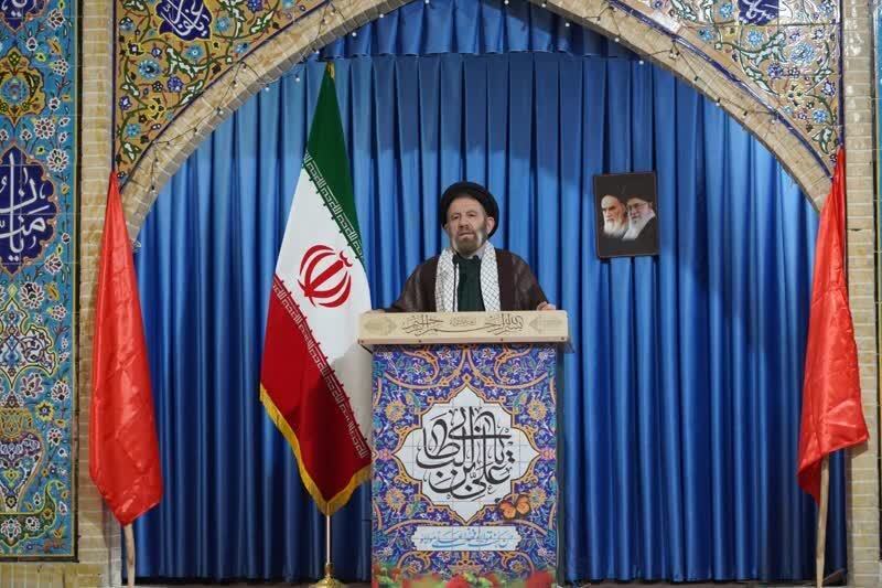 مذاکره برای گرفتن حق است نه دوستی با دشمن